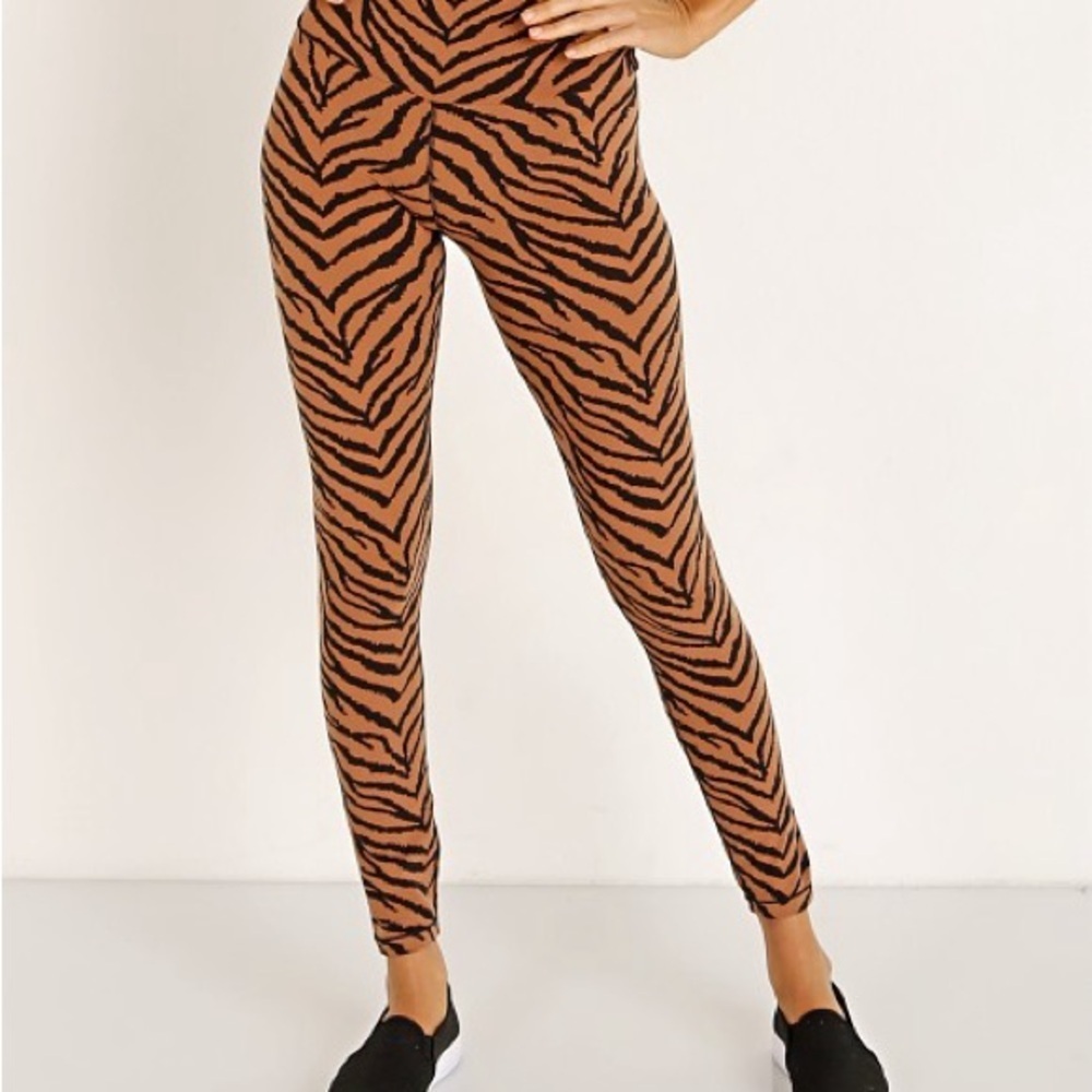 Varley cheetah leggings
